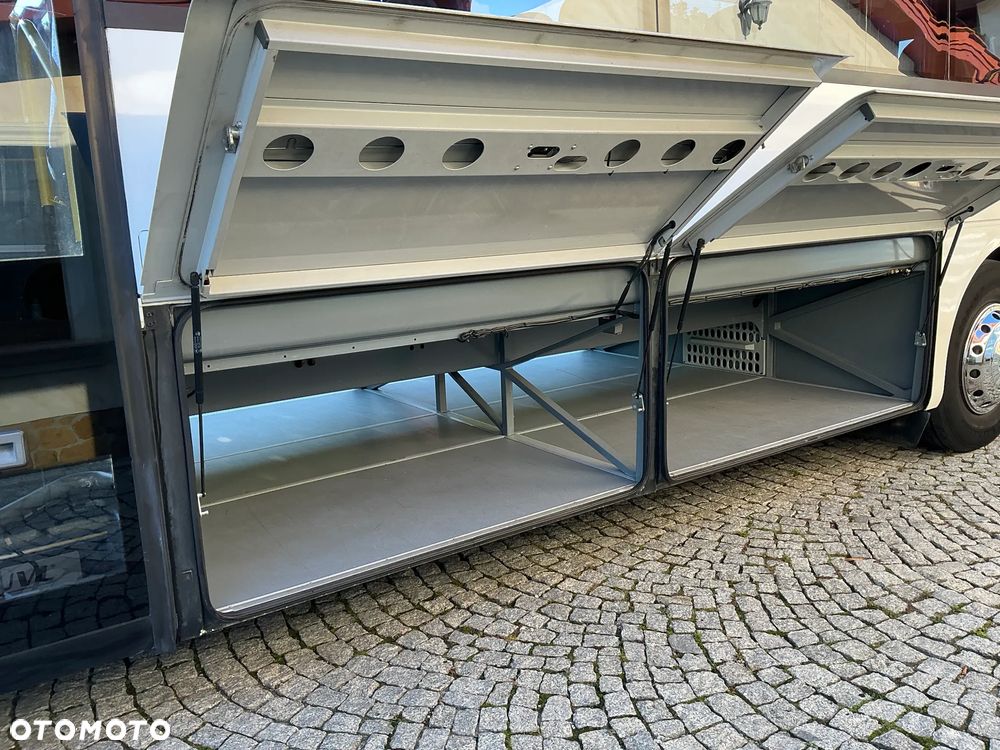 Mercedes-Benz INTOURO m - 8