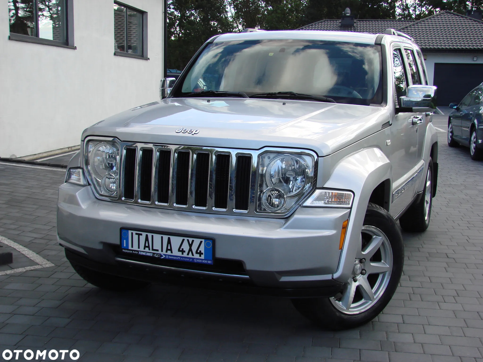 Jeep Cherokee - 4