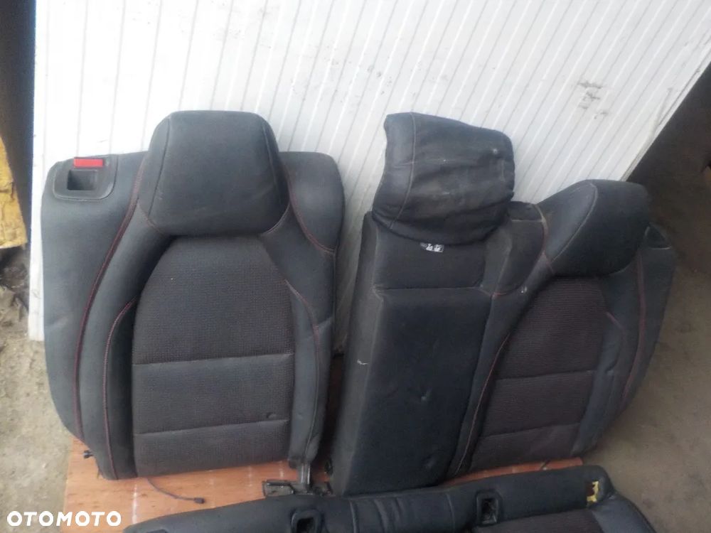 MRCEDES W176 FOTELE KANAPA BOCZKI UK - 5