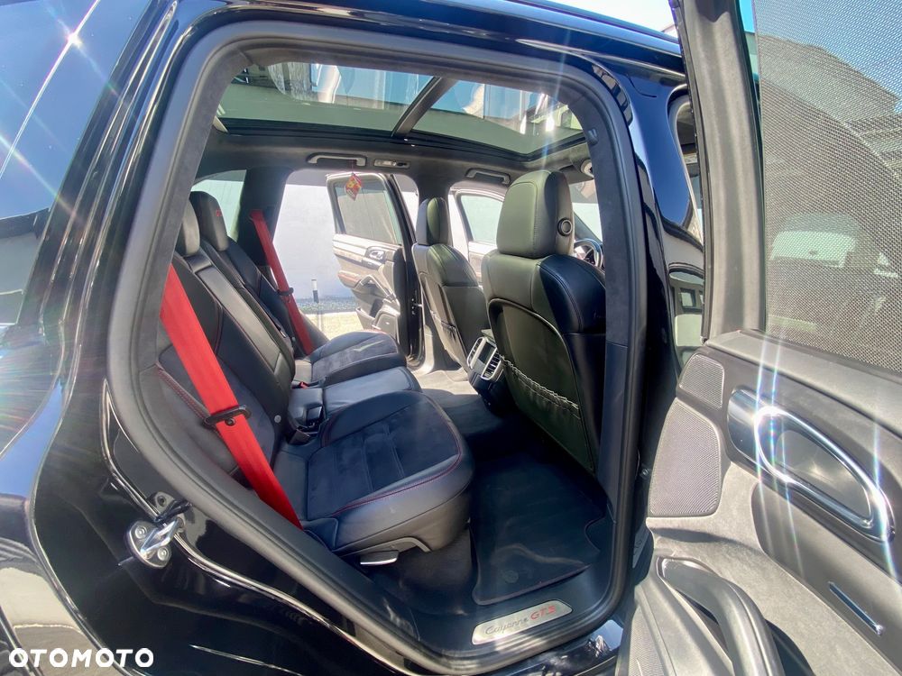 Porsche Cayenne GTS - 26