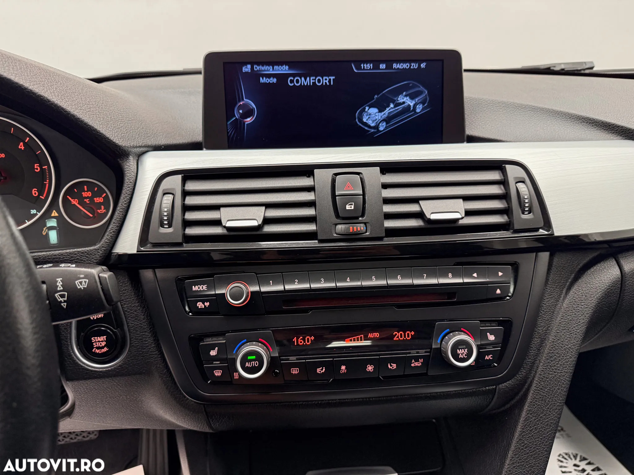 BMW Seria 3 320d Touring Aut. Modern Line - 32