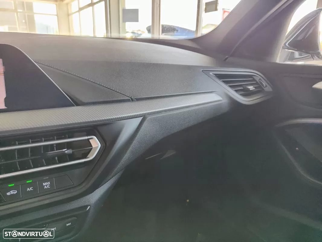 BMW 116 d Pack Desportivo M Auto - 41