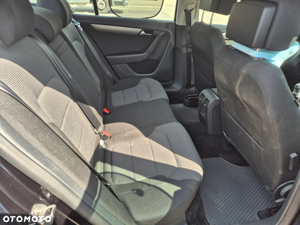 Volkswagen Passat 2.0 TDI Comfortline - 12