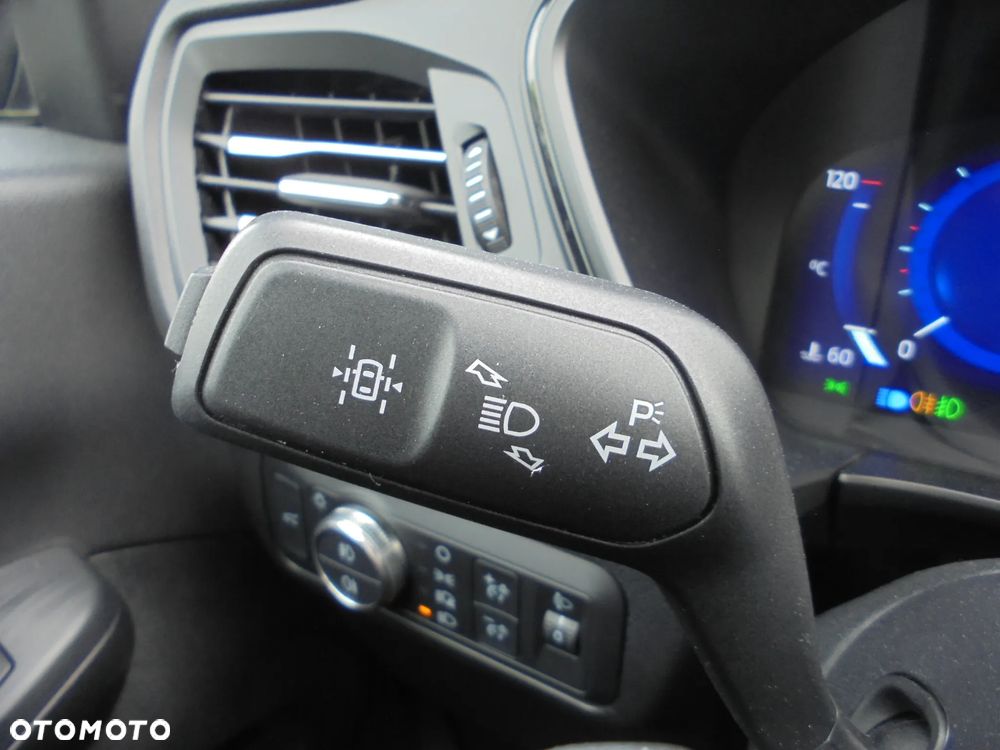 Ford Kuga 2.0 EcoBlue 4x4 ST-LINE X - 23
