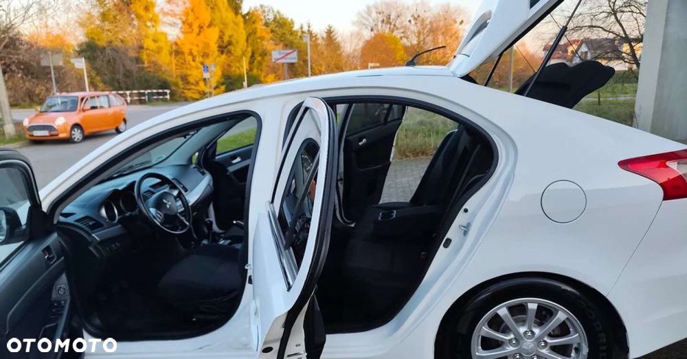 Mitsubishi Lancer - 9