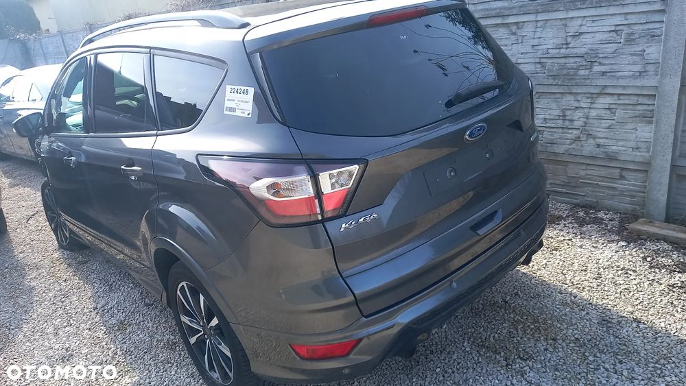 Ford Kuga - 1