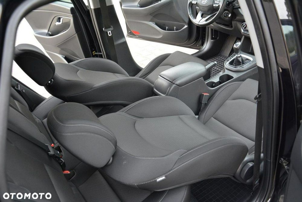 Hyundai i30 1.4 YES - 17