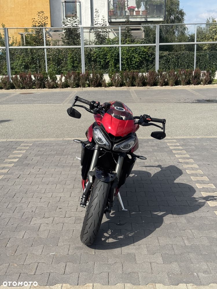 Triumph Street Triple - 8