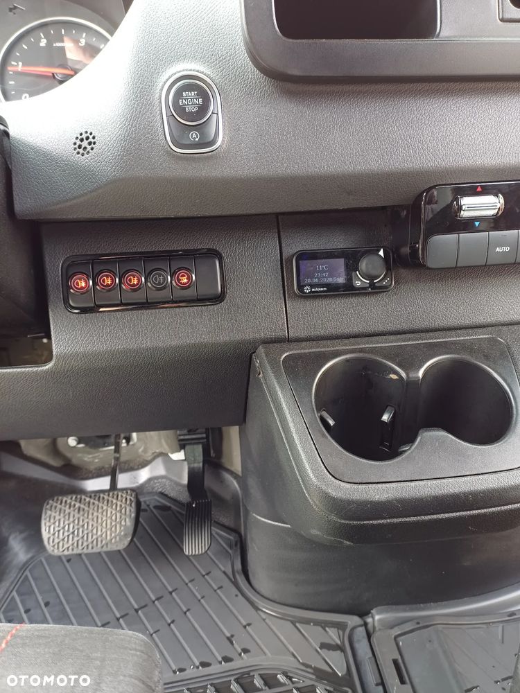 Mercedes-Benz Sprinter - 21