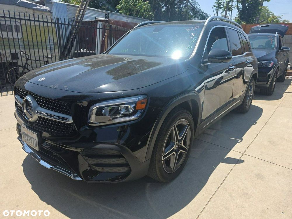 Mercedes-Benz GLB 250 4Matic 8G-DCT AMG Line - 3