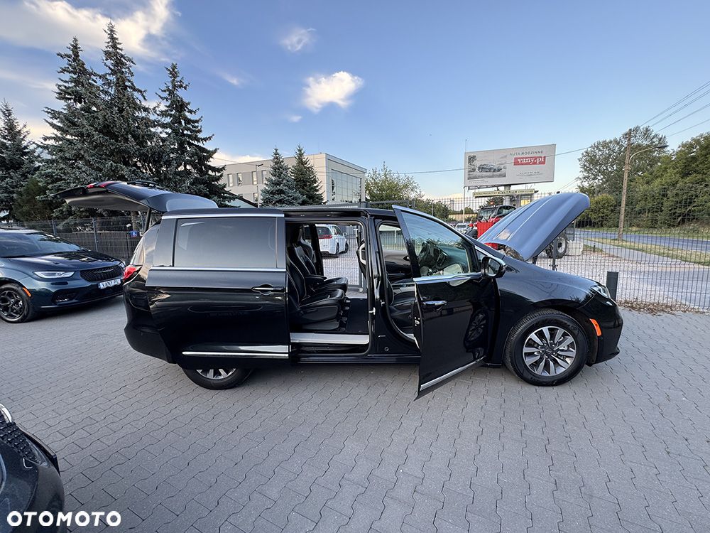 Chrysler Pacifica - 9