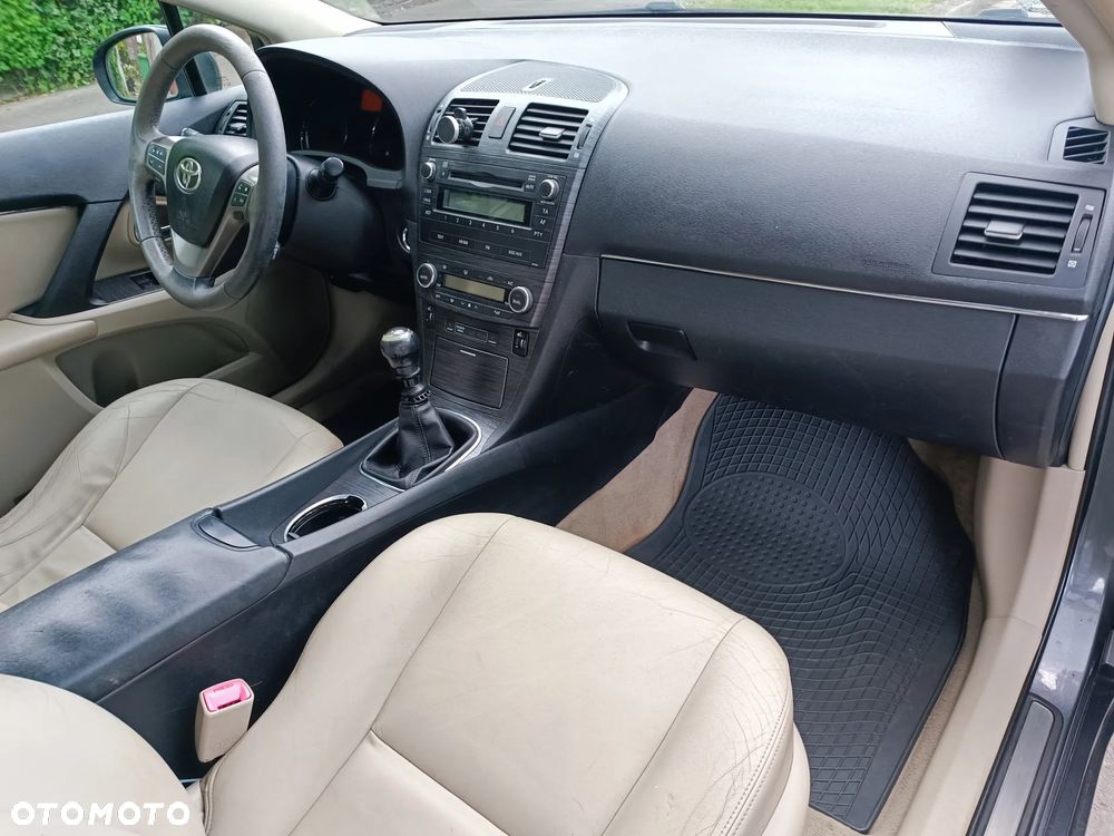 Toyota Avensis 1.8 Luna - 19