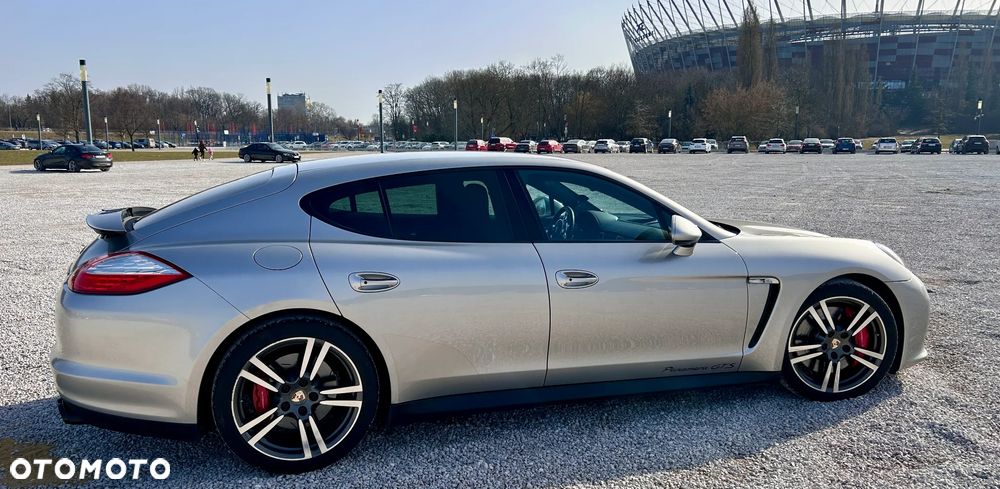 Porsche Panamera GTS PDK - 4