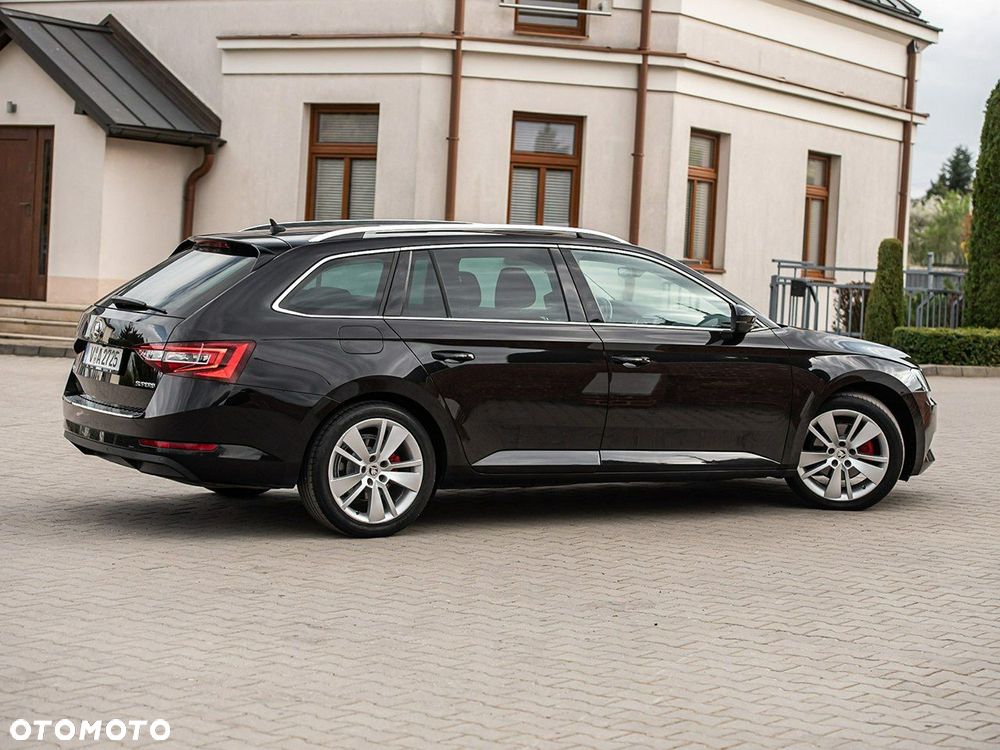 Skoda Superb 2.0 TDI DSG Premium Edition - 17