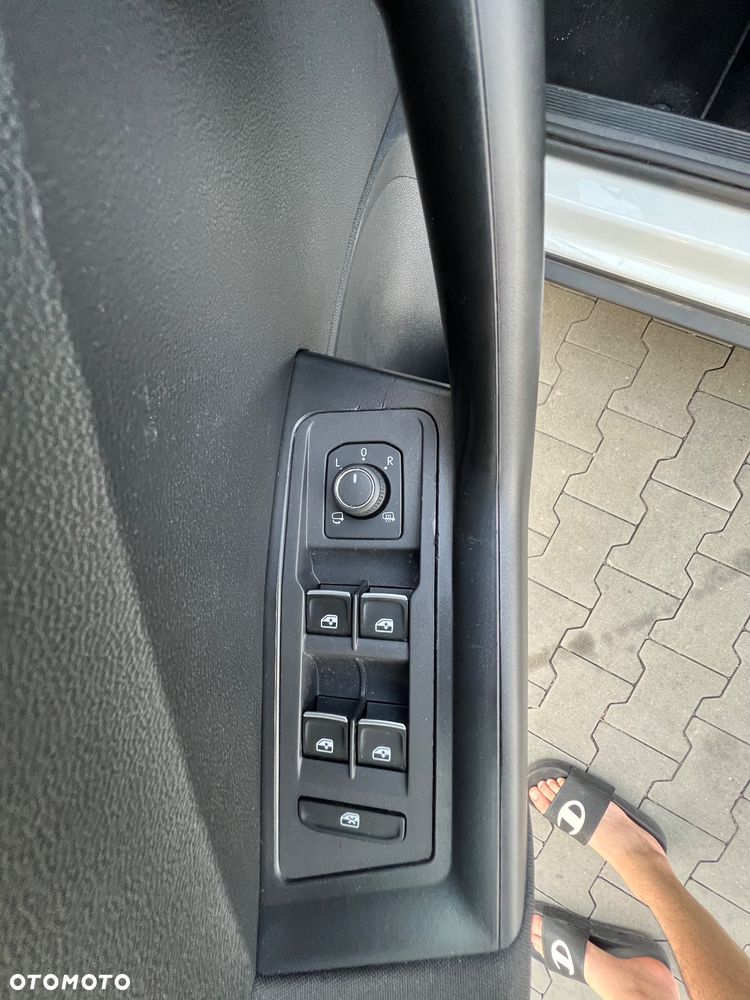 Volkswagen T-Roc 1.6 TDI SCR Style - 25