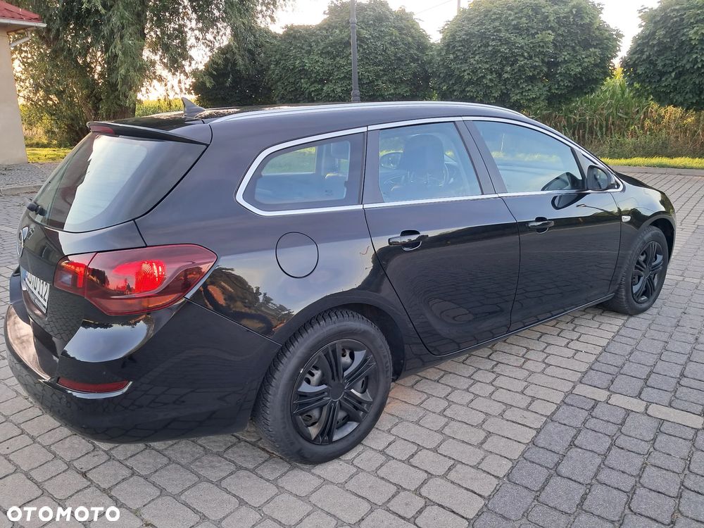Opel Astra 1.4 Turbo 150 Jahre - 8