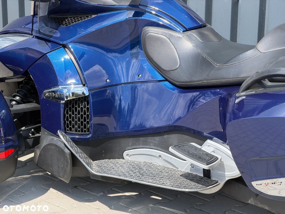 Can-Am Spyder - 8