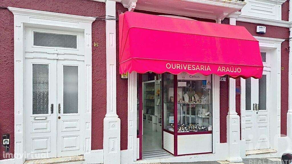 Prédio em Velas de 140 m2 - Grande imagem: 2/23