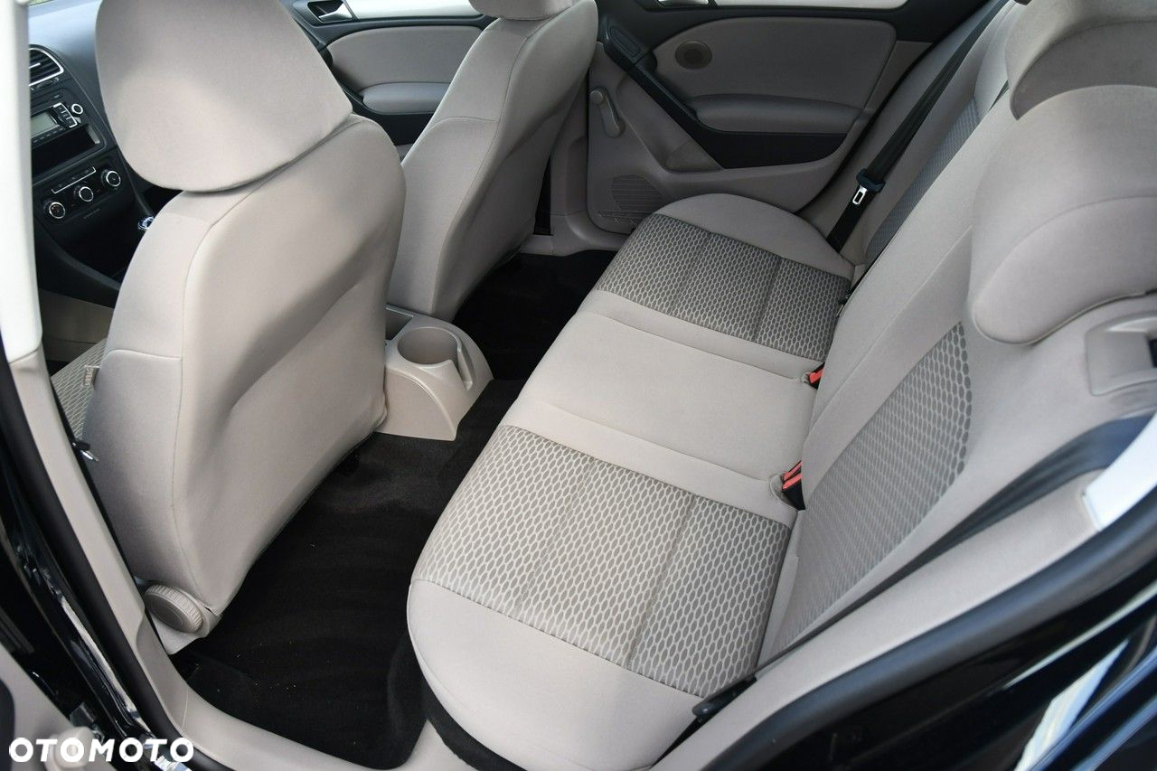 Volkswagen Golf - 17