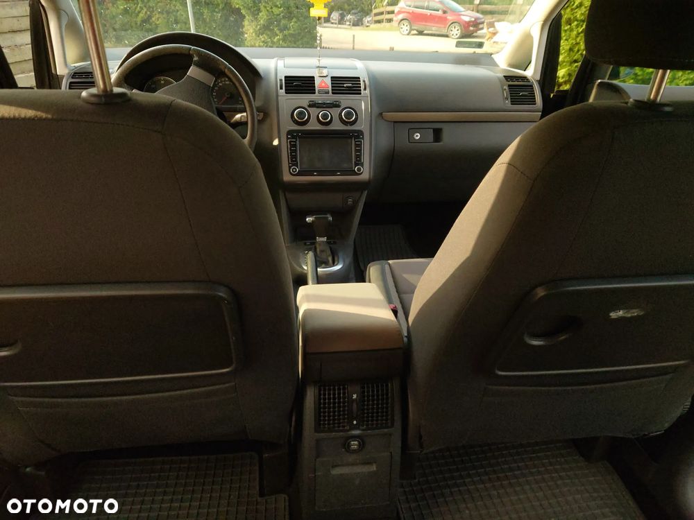 Volkswagen Touran 1.9 TDI DPF Cross DSG - 23