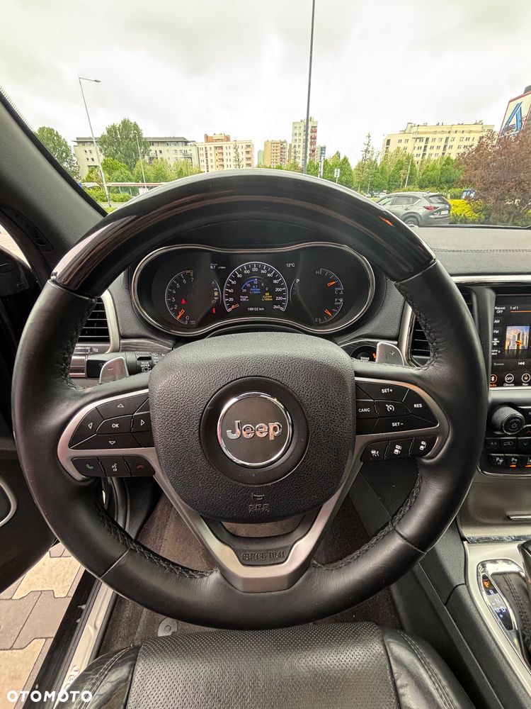 Jeep Grand Cherokee - 17