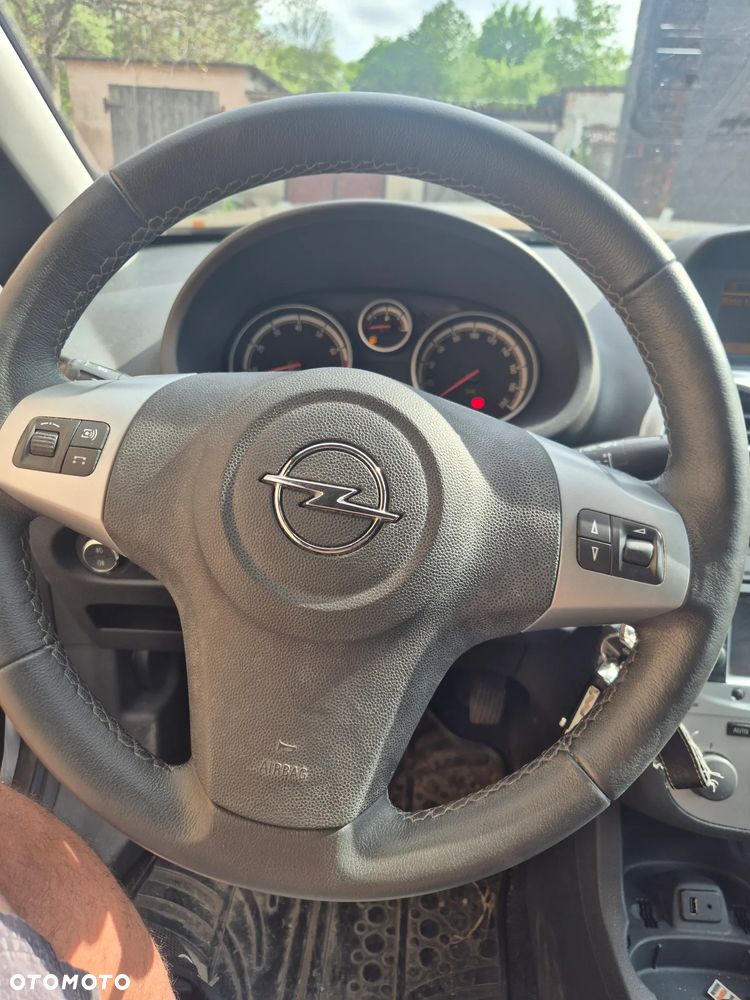 Opel Corsa 1.4 16V Automatik 150 Jahre - 25