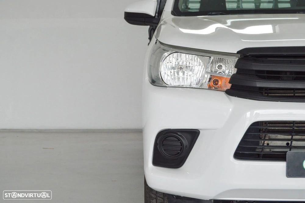 Toyota Hilux 2.4 D-4D 4X4 Cabine Simples 2L - 16