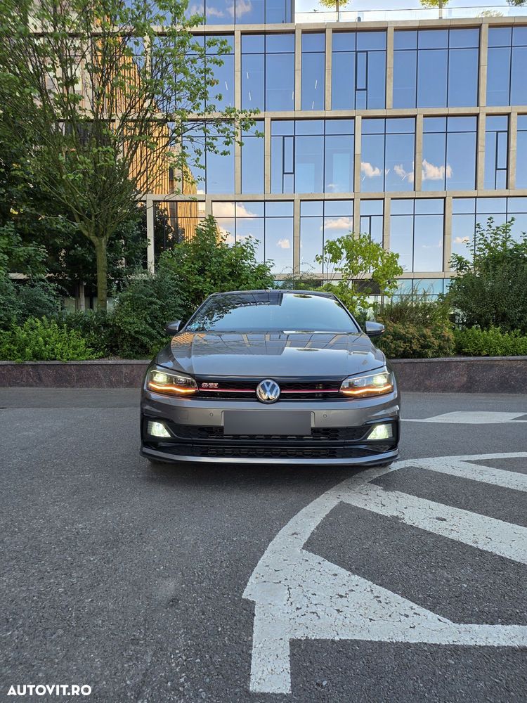 Volkswagen Polo - 1