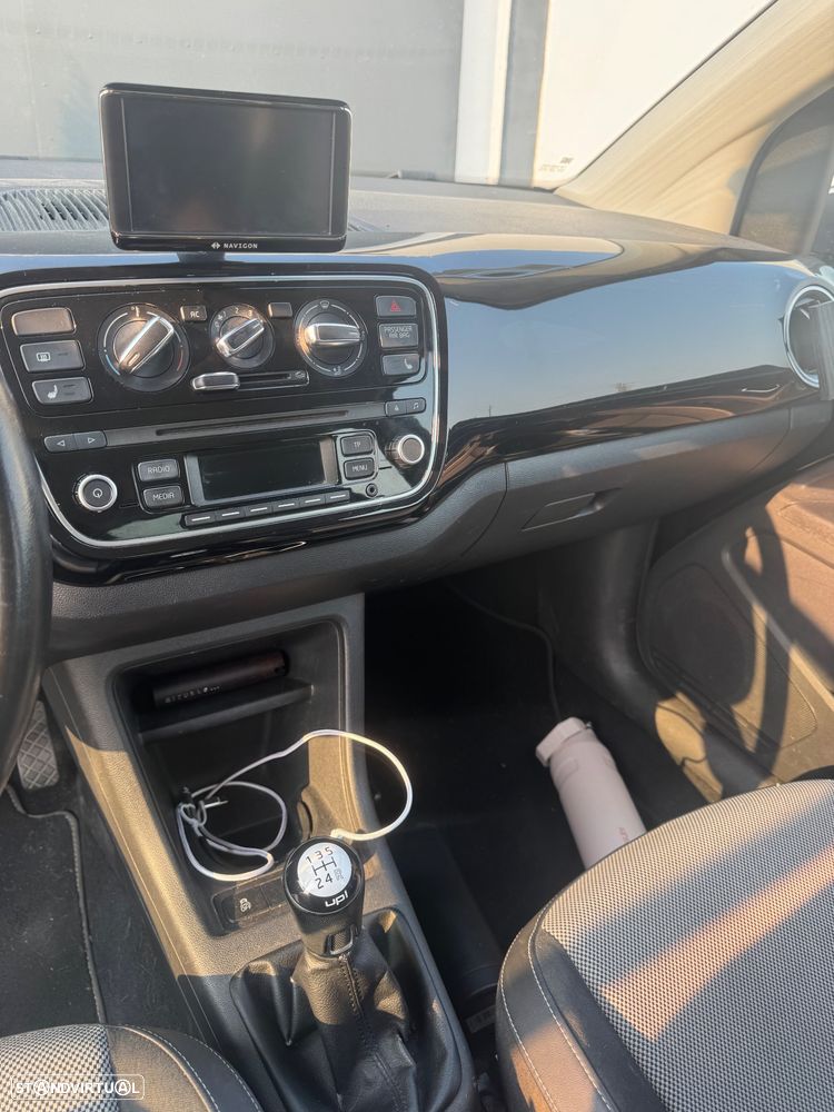 VW Up! black - 10