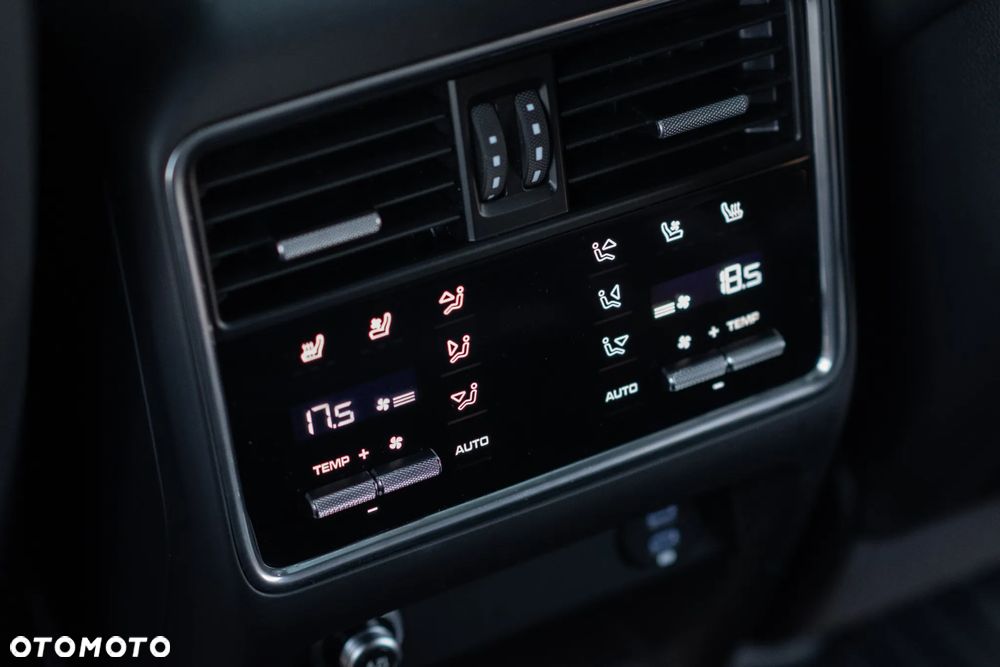 Porsche Cayenne Turbo - 17