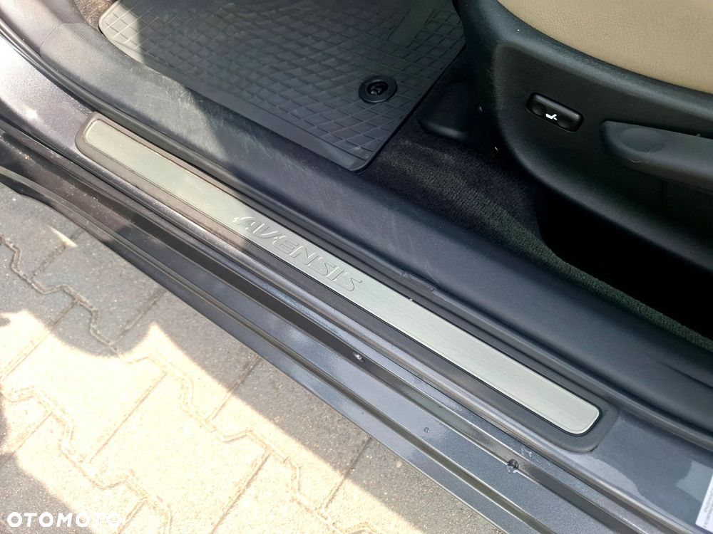 Toyota Avensis 1.8 Premium - 21