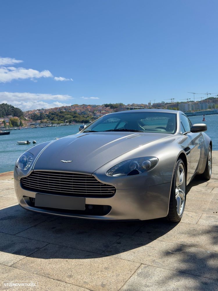 Aston Martin Vantage Coupe V8 Sportshift - 32