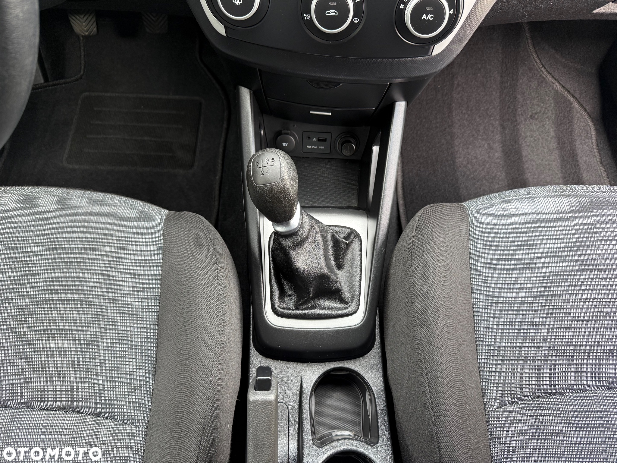 Kia ProCeed - 24