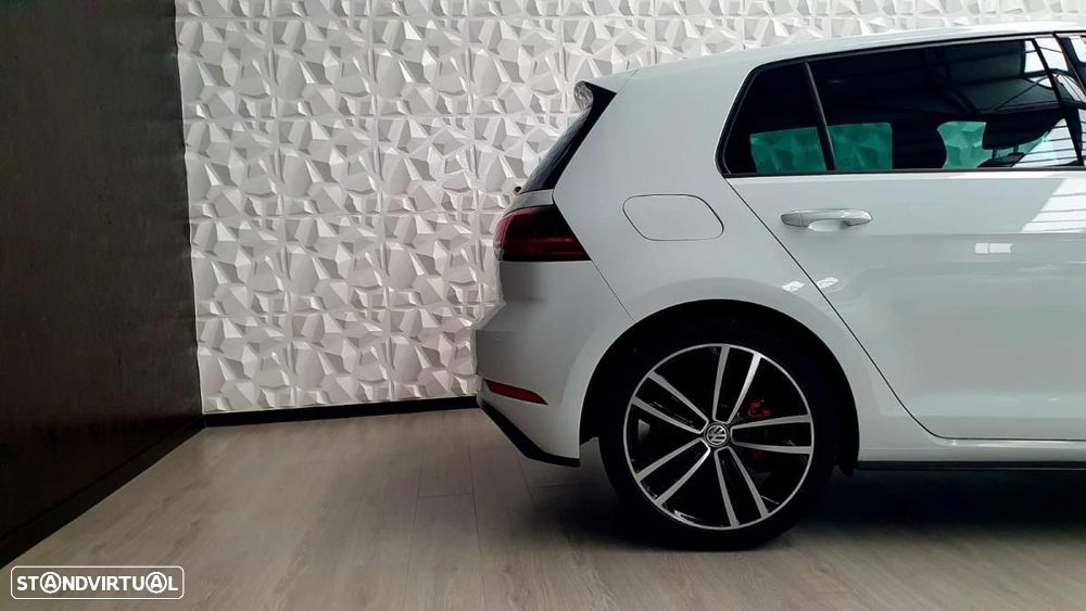VW Golf 2.0 TDI GTD - 7