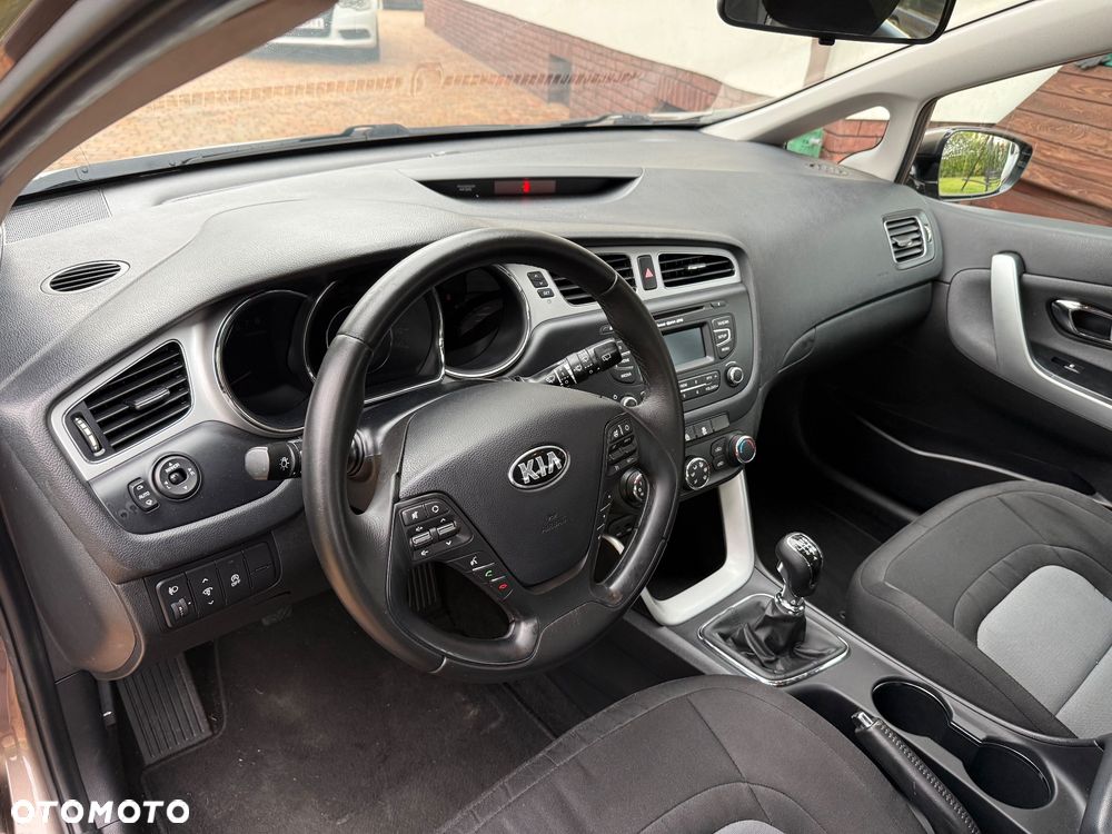 Kia Ceed - 9