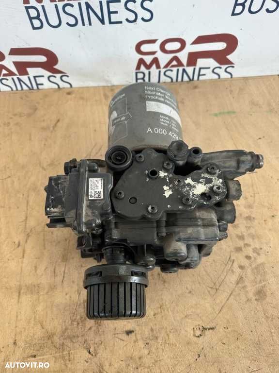Uscator aer MERCEDES BENZ ATEGO 818 cod piesa A0014 465 464 - 7