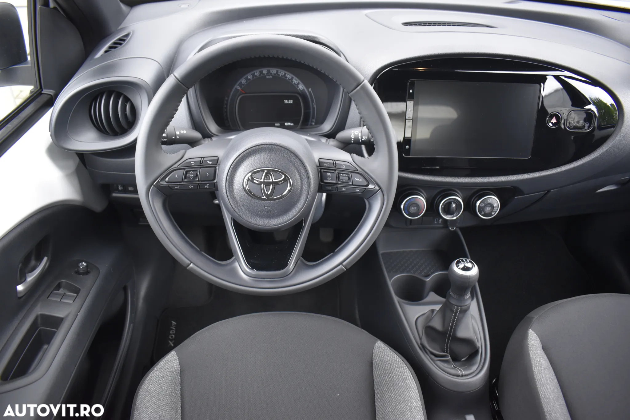 Toyota Aygo X 1.0l MT Active - 10