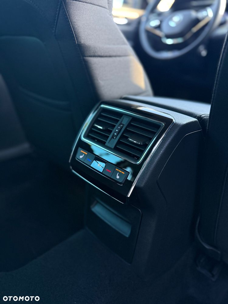 Skoda Superb 2.0 TSI Style DSG - 25