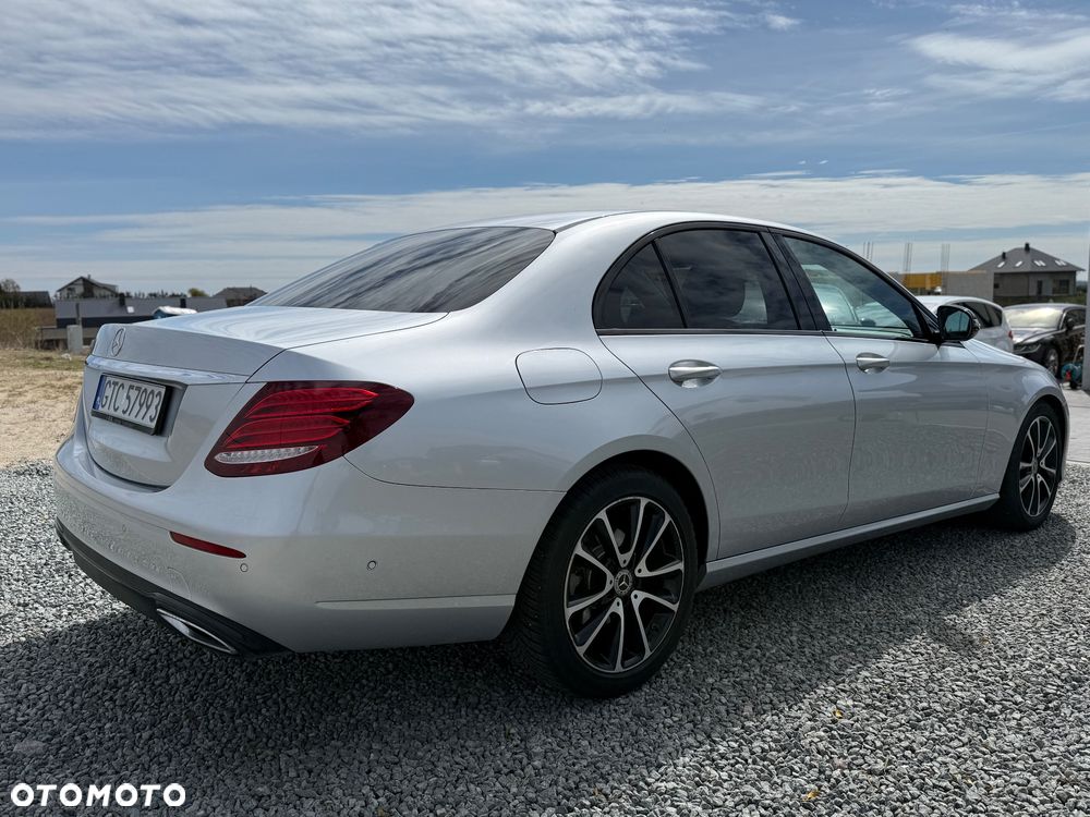 Mercedes-Benz Klasa E 220 d 9G-TRONIC Sportstyle Edition - 19