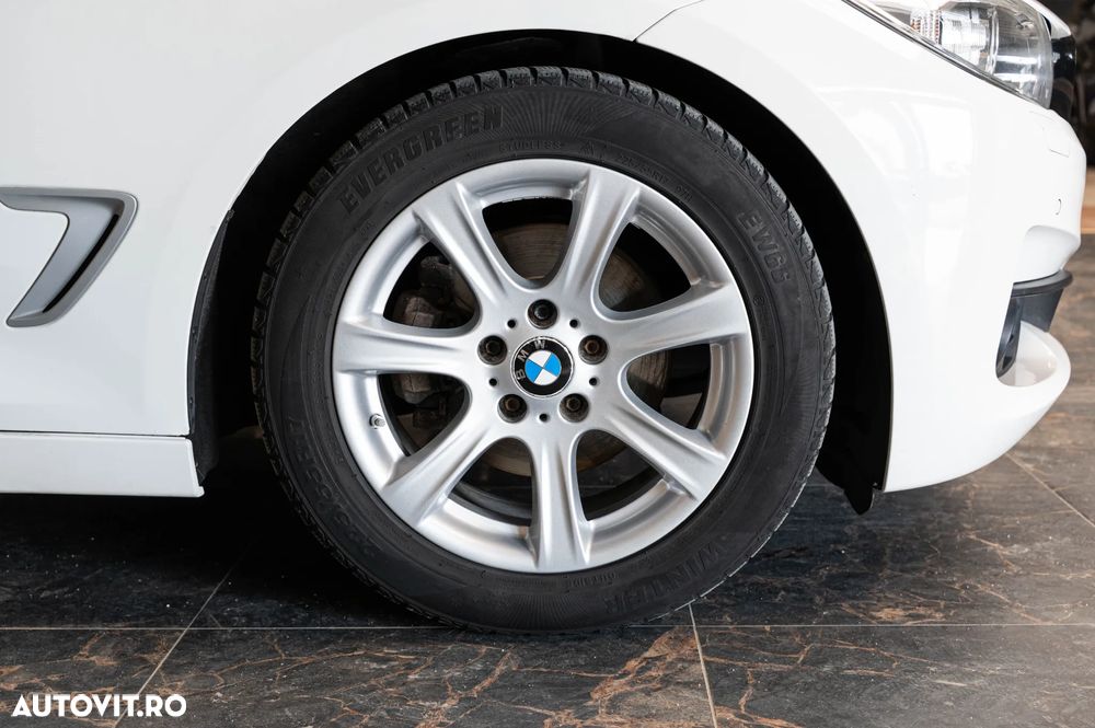 BMW Seria 3 320d Sport-Aut. - 12