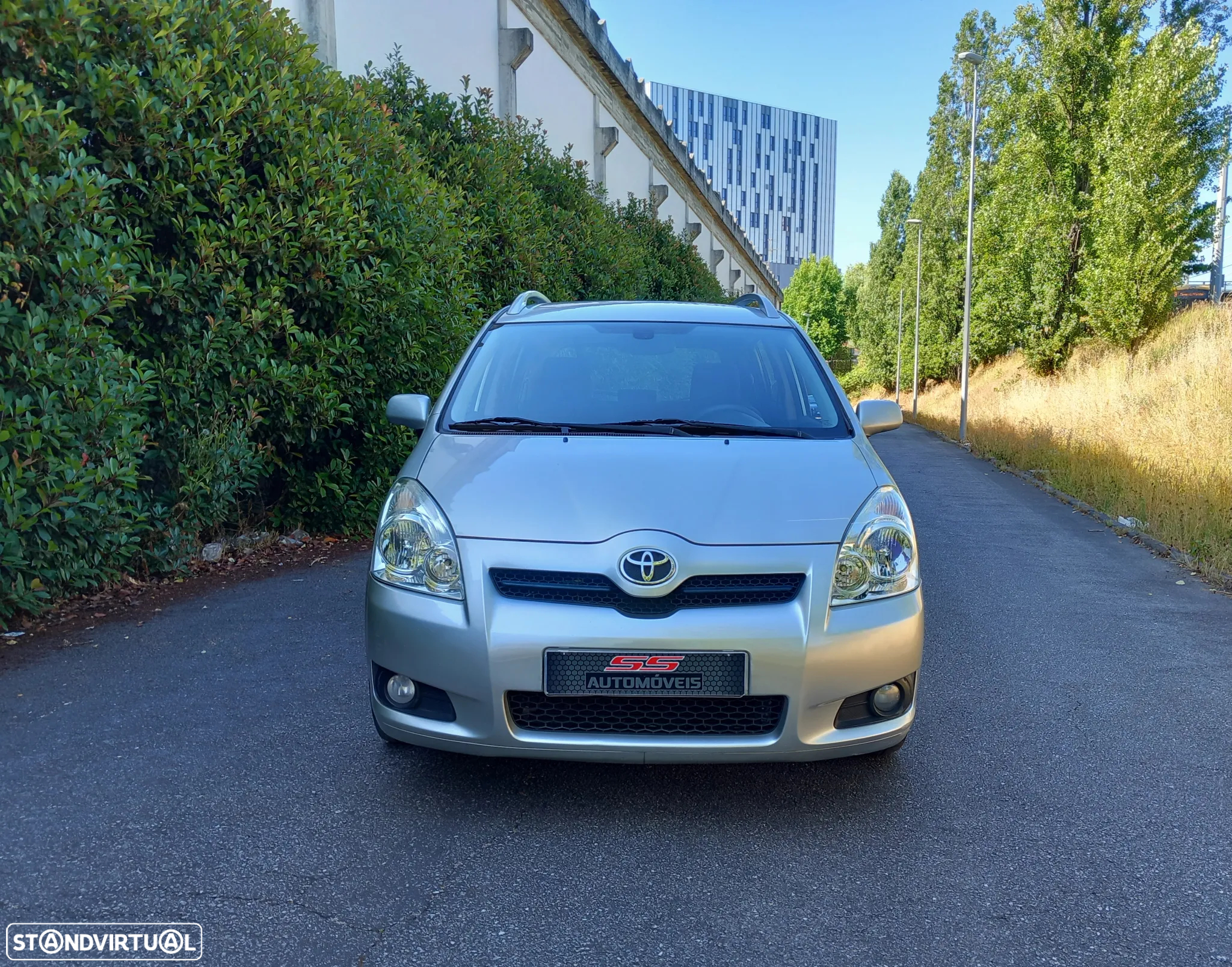 Toyota Corolla Verso 2.2 D-4D Sol - 25