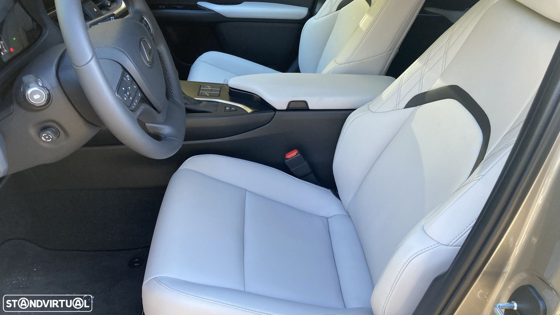Lexus UX 250h Sport (Ecrã 12.3) - 9
