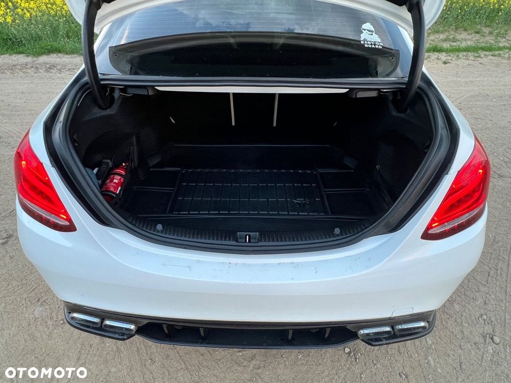 Mercedes-Benz Klasa C 300 7G-TRONIC - 17