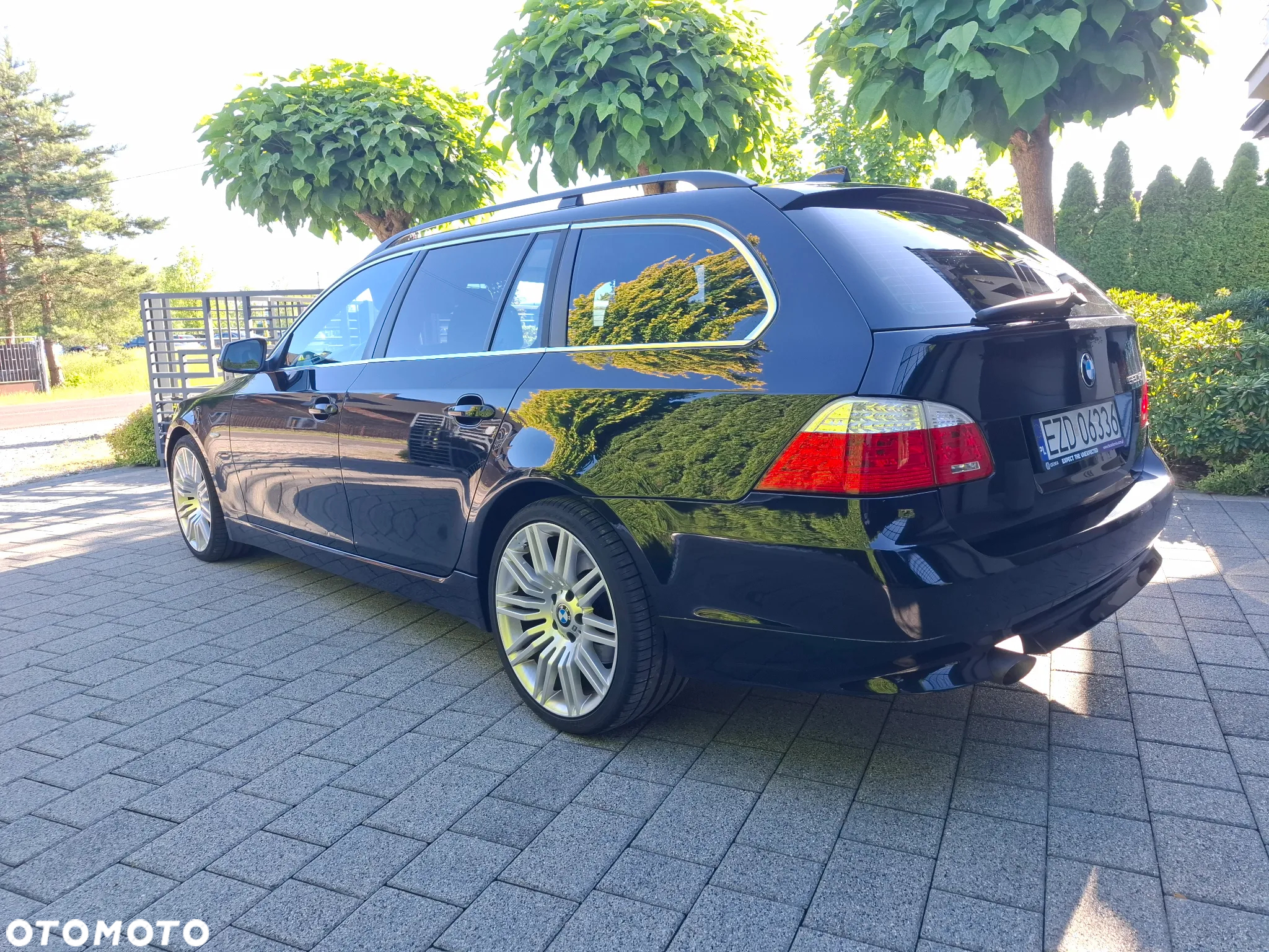 BMW Seria 5 520d Touring Special Edition - 3