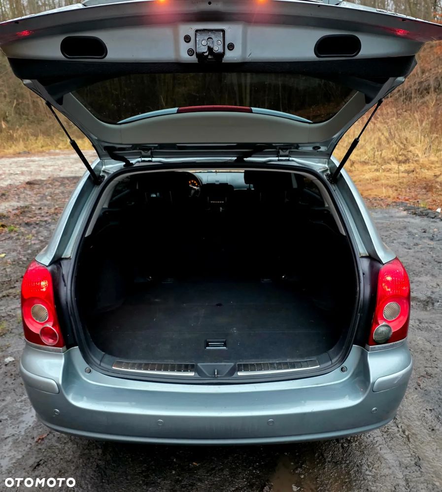 Toyota Avensis 2.2 D-4D Prestige - 12