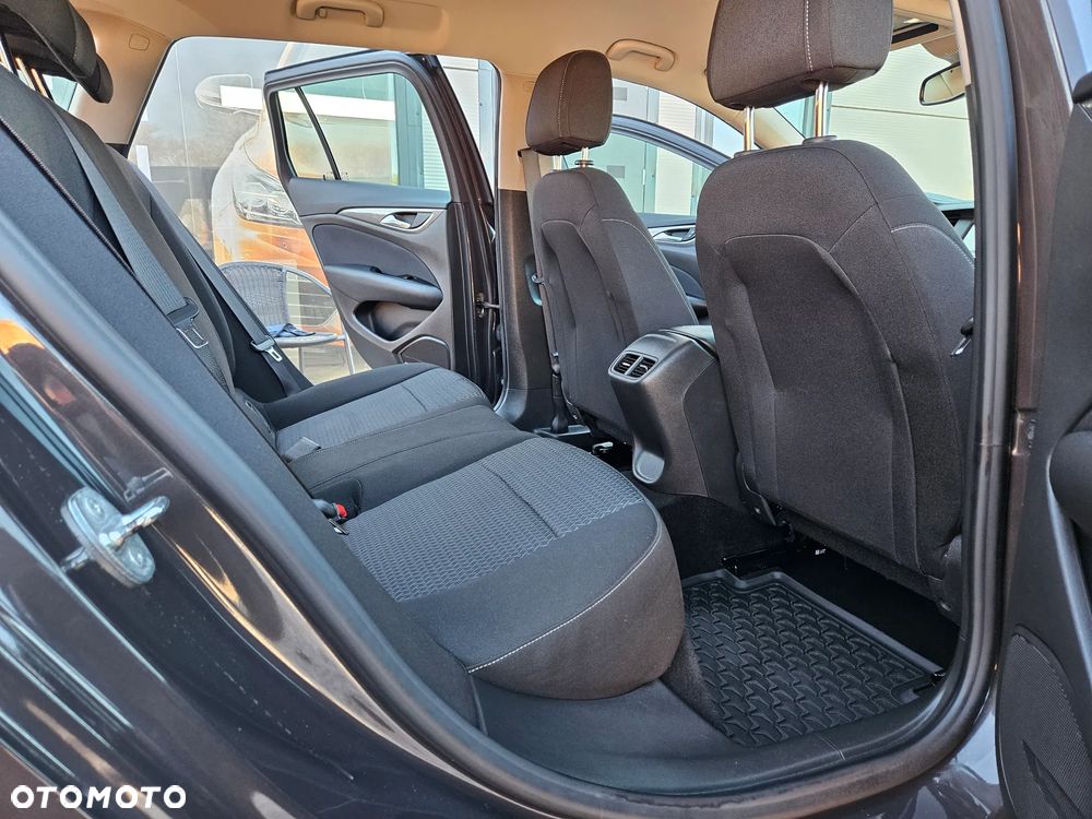 Opel Insignia - 22