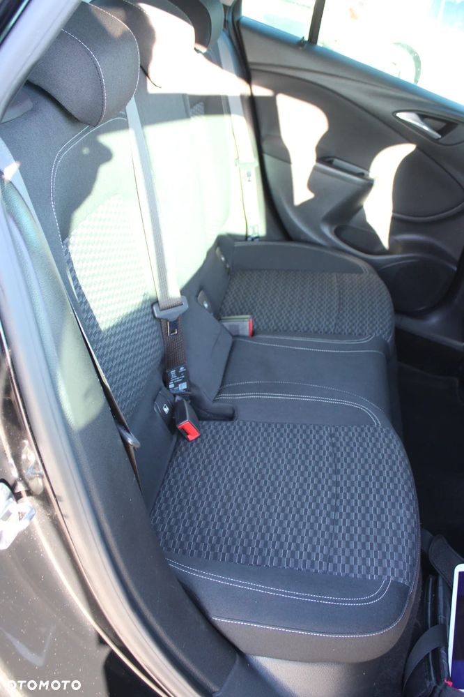 Opel Astra IV 1.6 CDTI Cosmo - 14