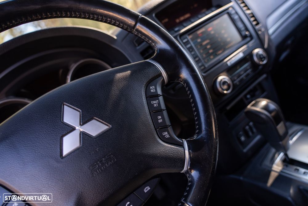 Mitsubishi Pajero 3.2 DI-D Instyle Navi AT - 11