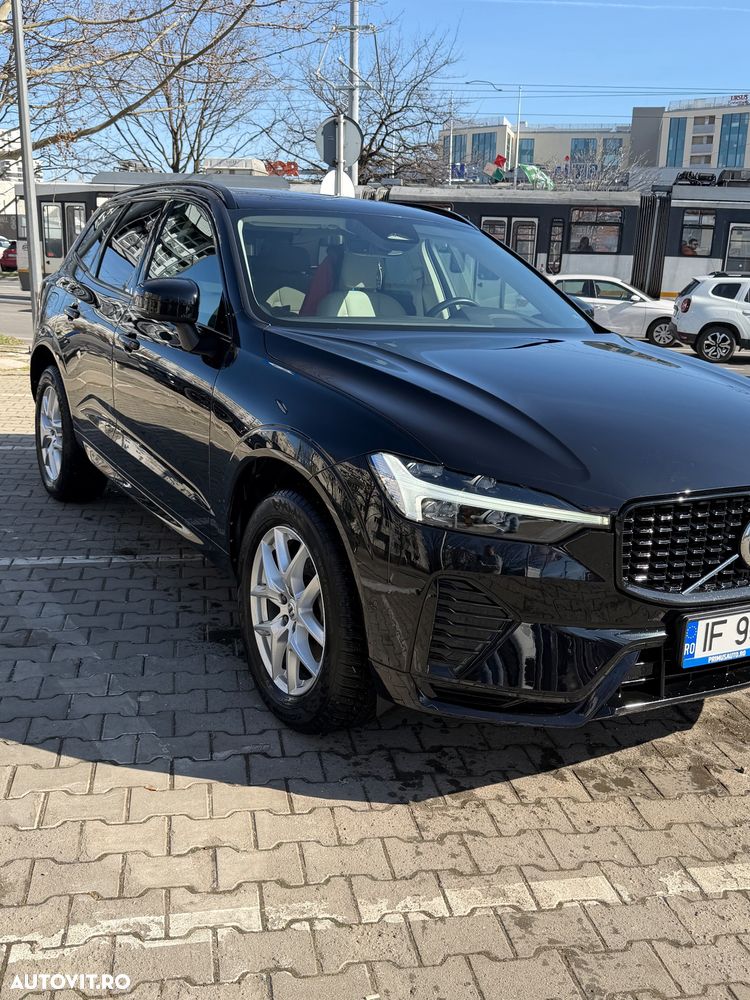 Volvo XC 60 B4 MHEV AT AWD Ultimate Dark - 2