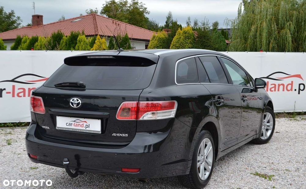 Toyota Avensis - 12